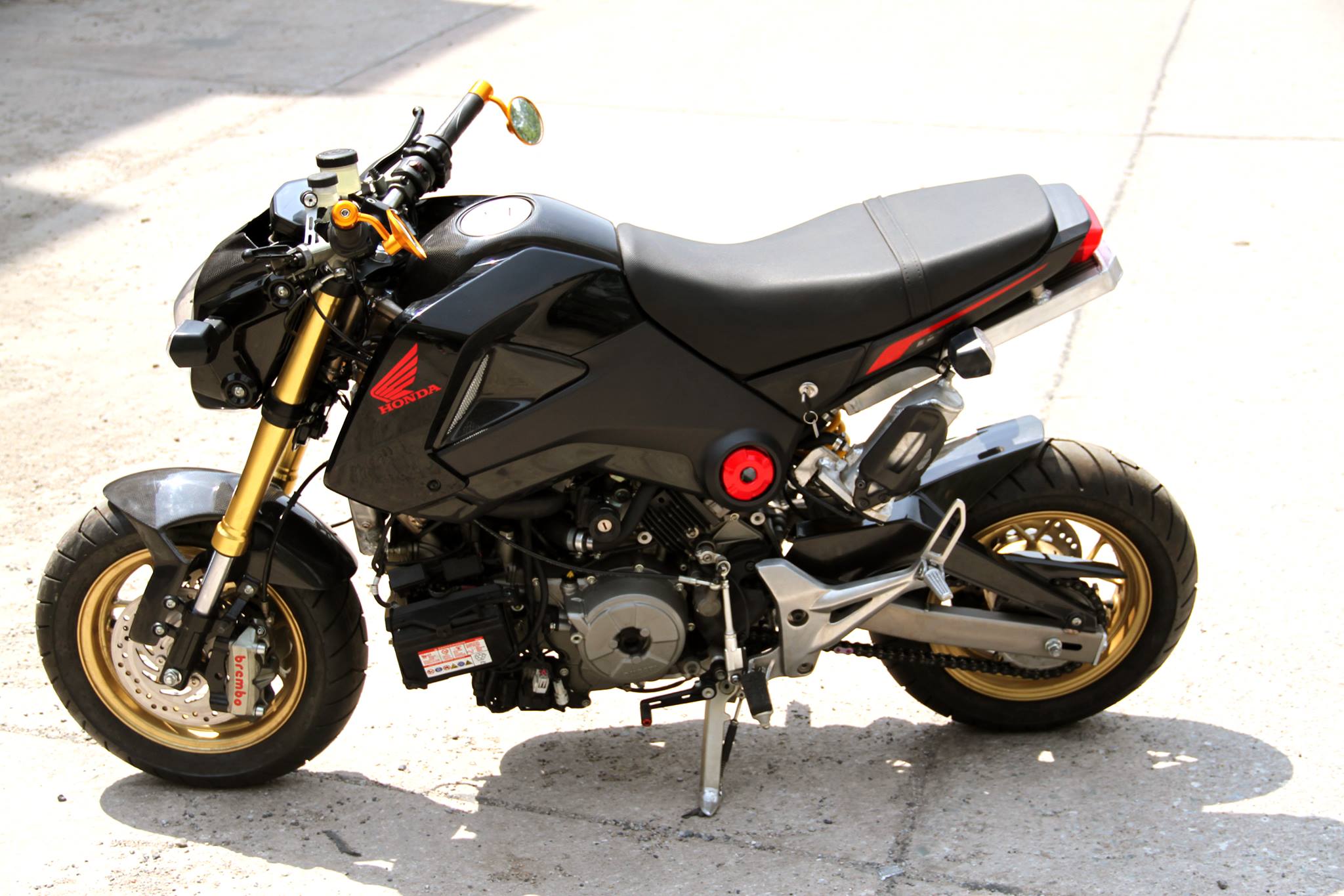 ducati 1199 panigale powered honda grom is as insane as it gets 8