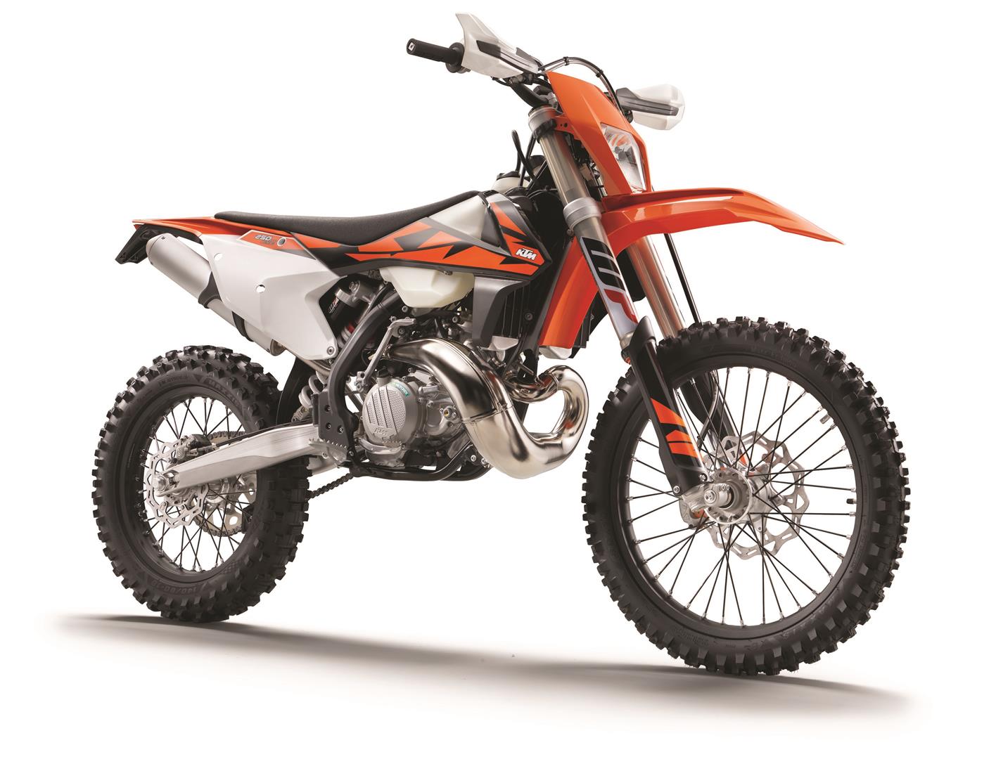 ktm introduces words first fuel injected 2 stroke enduro bikes 117848 1