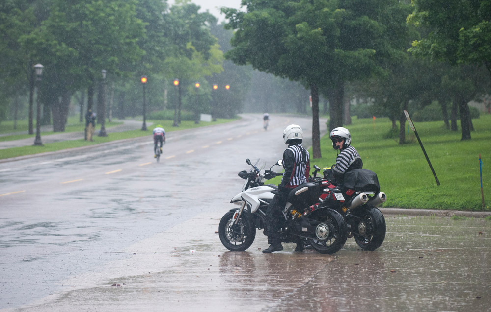 Нема лоши временски услови за возење мотор, има само лоша опрема 7 reasons motorcycle riders are better car drivers 3 1