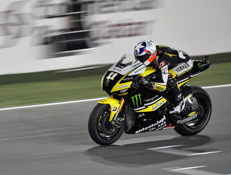 Првата сезона во МотоГП ја заслужи титулата „Rookie of the Year“ 789px-Ben Spies Losail 2010