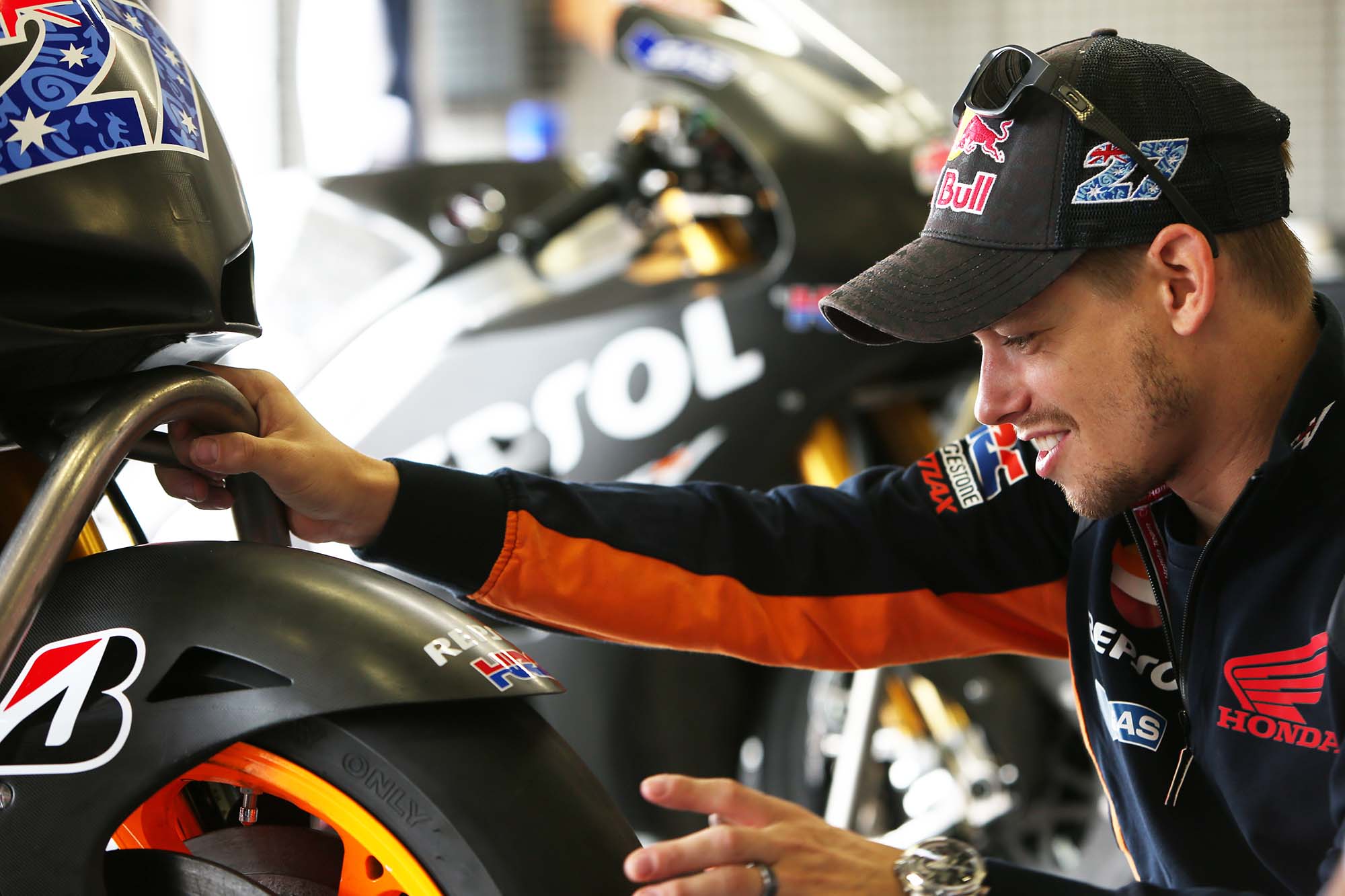 Кејси Стонер и новиот RC213V 2014 Casey-Stoner-HRC-test-2014-Honda-RCV1000R-RC213V-12