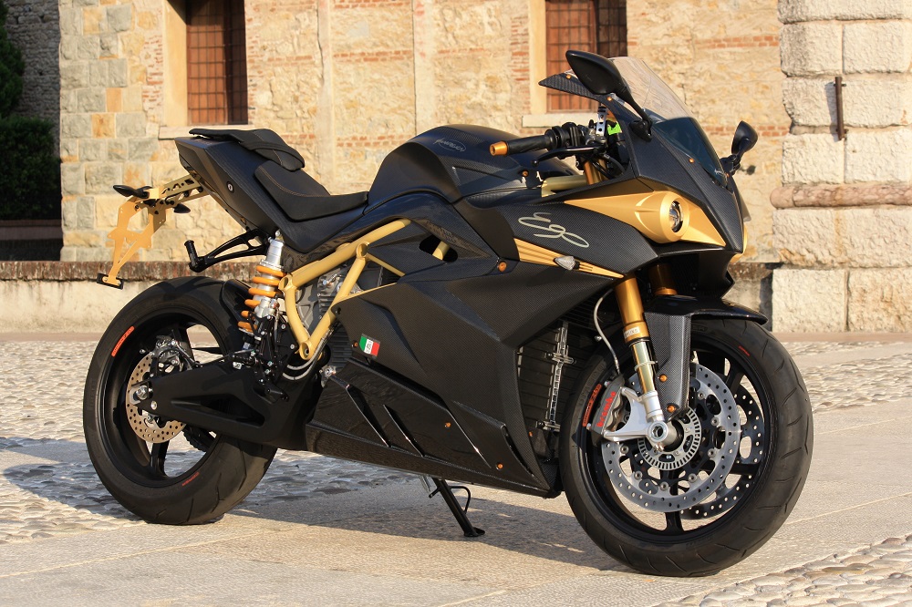 Иако е изработен од 3D печатач, изгледа одлично energica ego45 le foto della numero 1 consegnata in italia 13