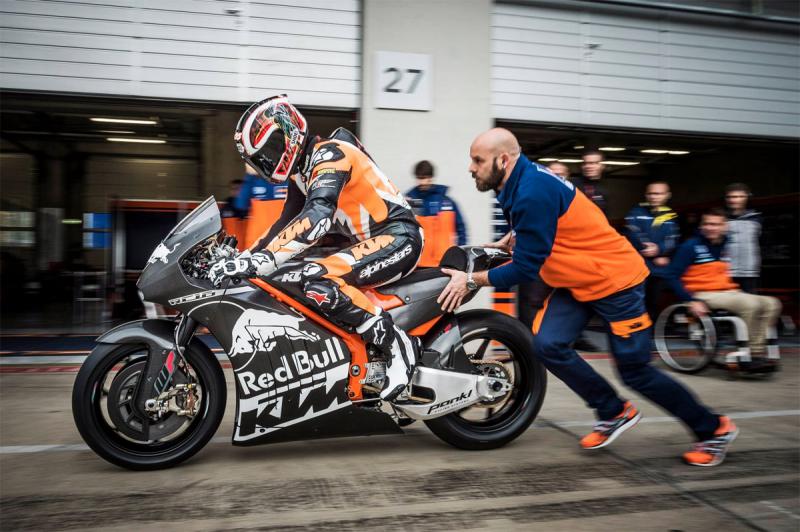 ktm rc16 motogp test.middle