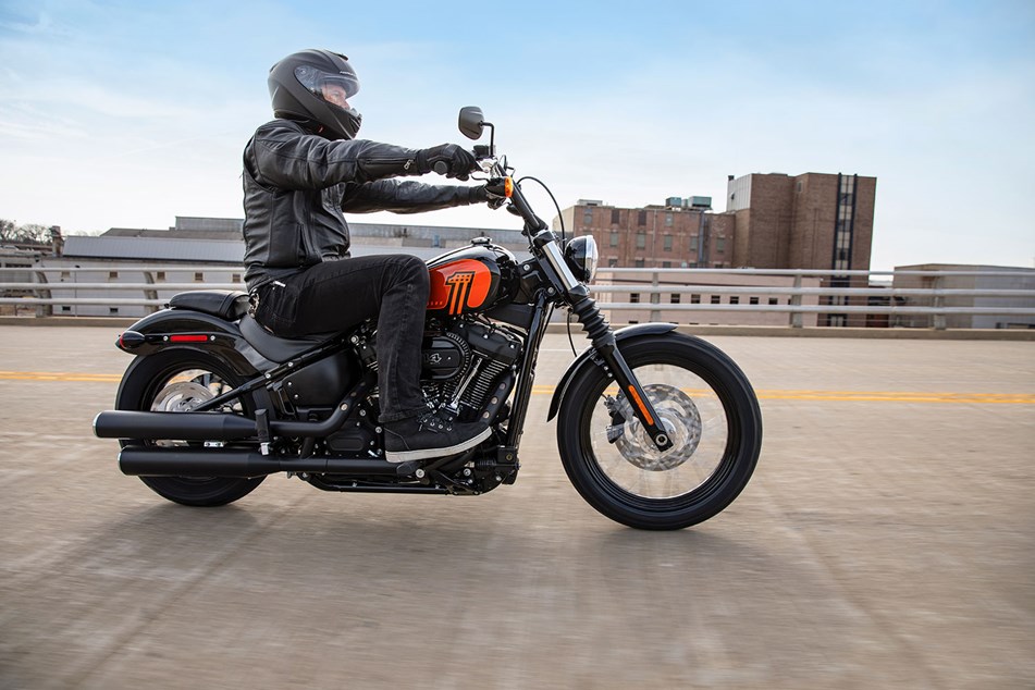 H D Street Bob 114 01
