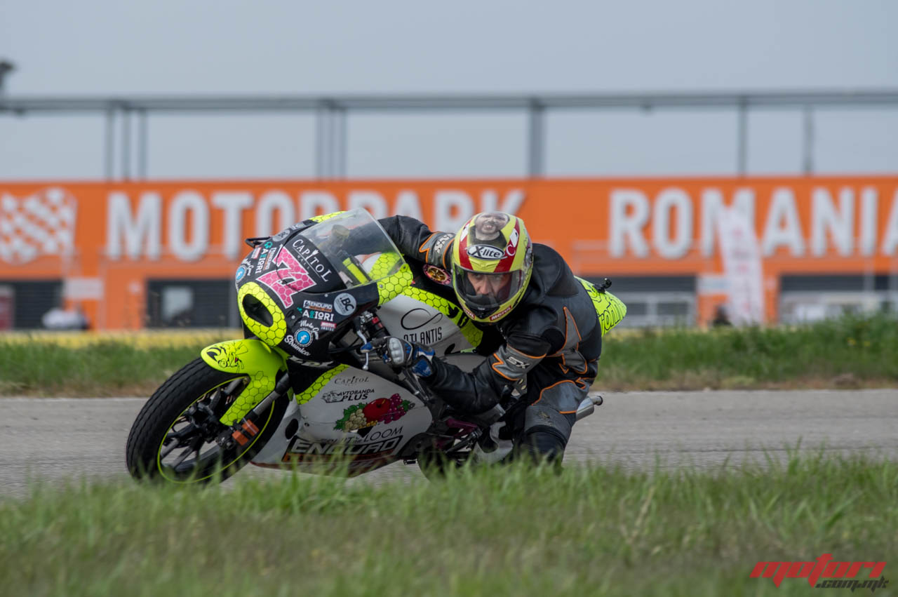 Бузалковски на патеката во Романија IMGP2553