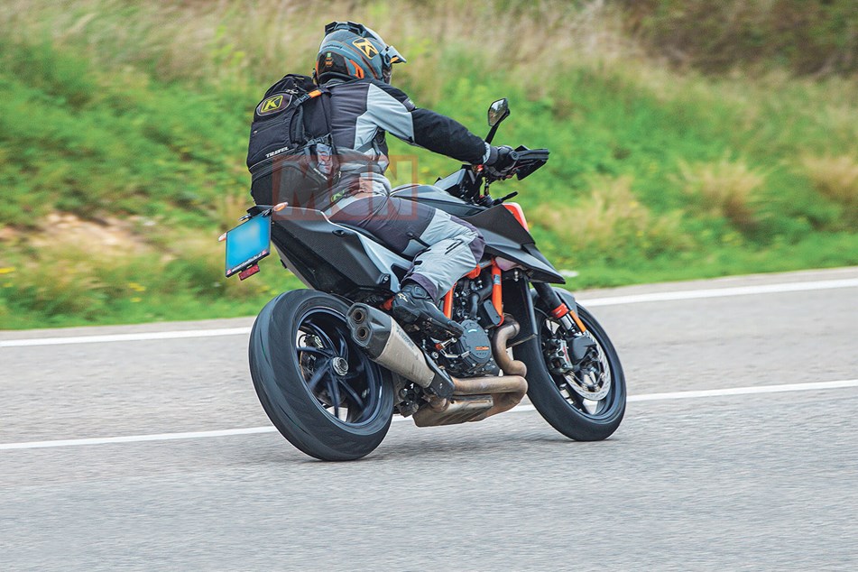 KTM 1290 Super Duke RR 04