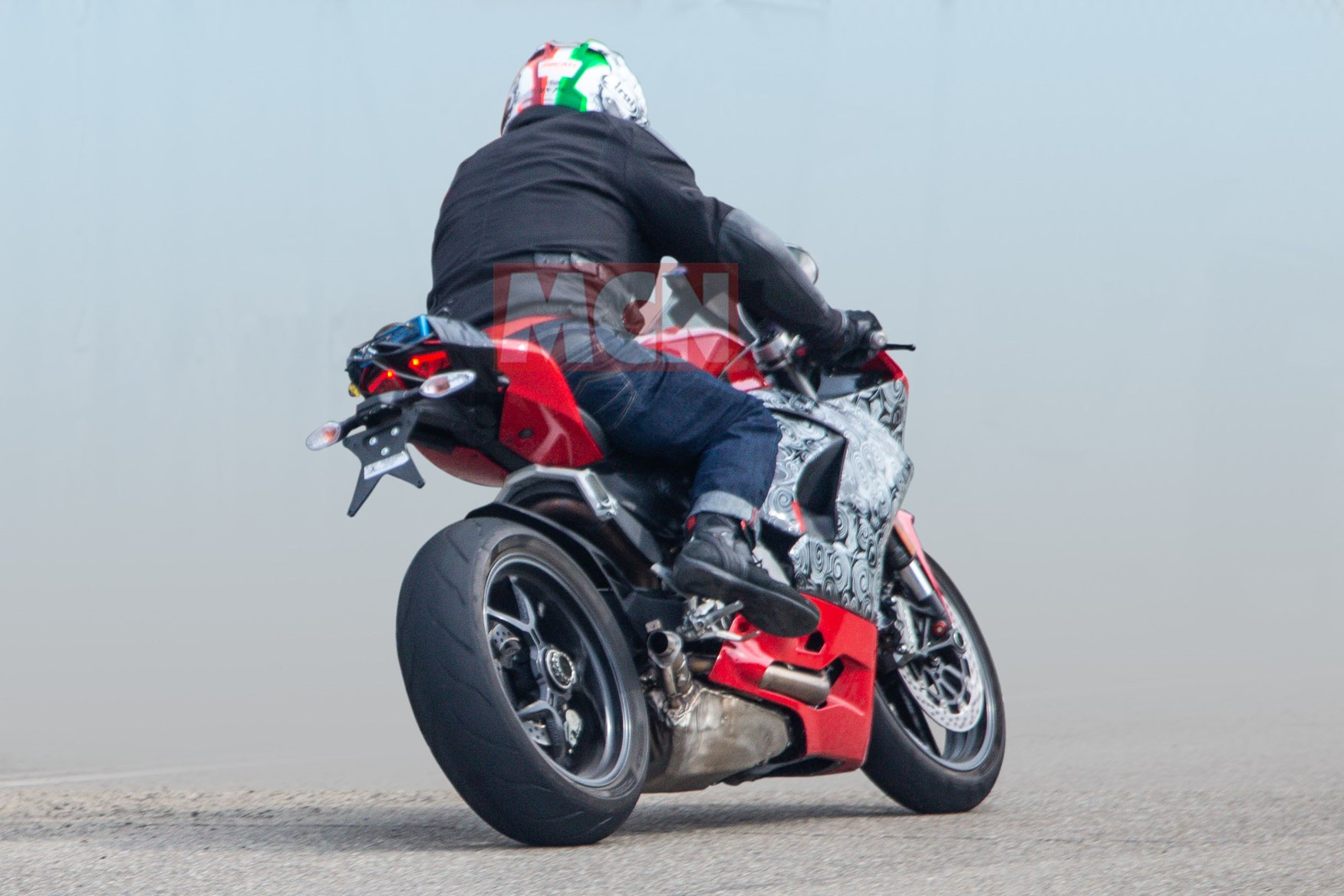 ducati panigale 959 02 txt 2 22 05