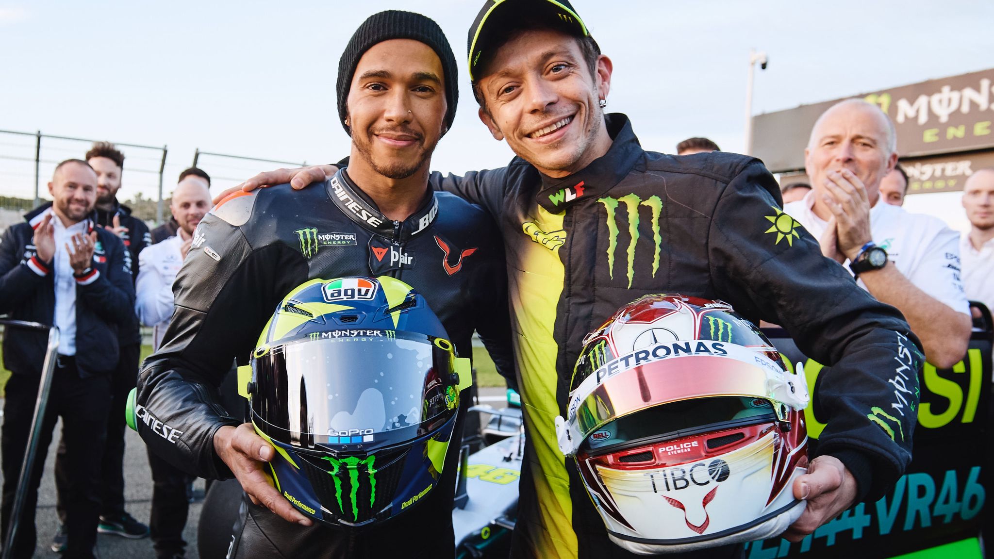 lewis hamilton valentino rosi txt 16 12