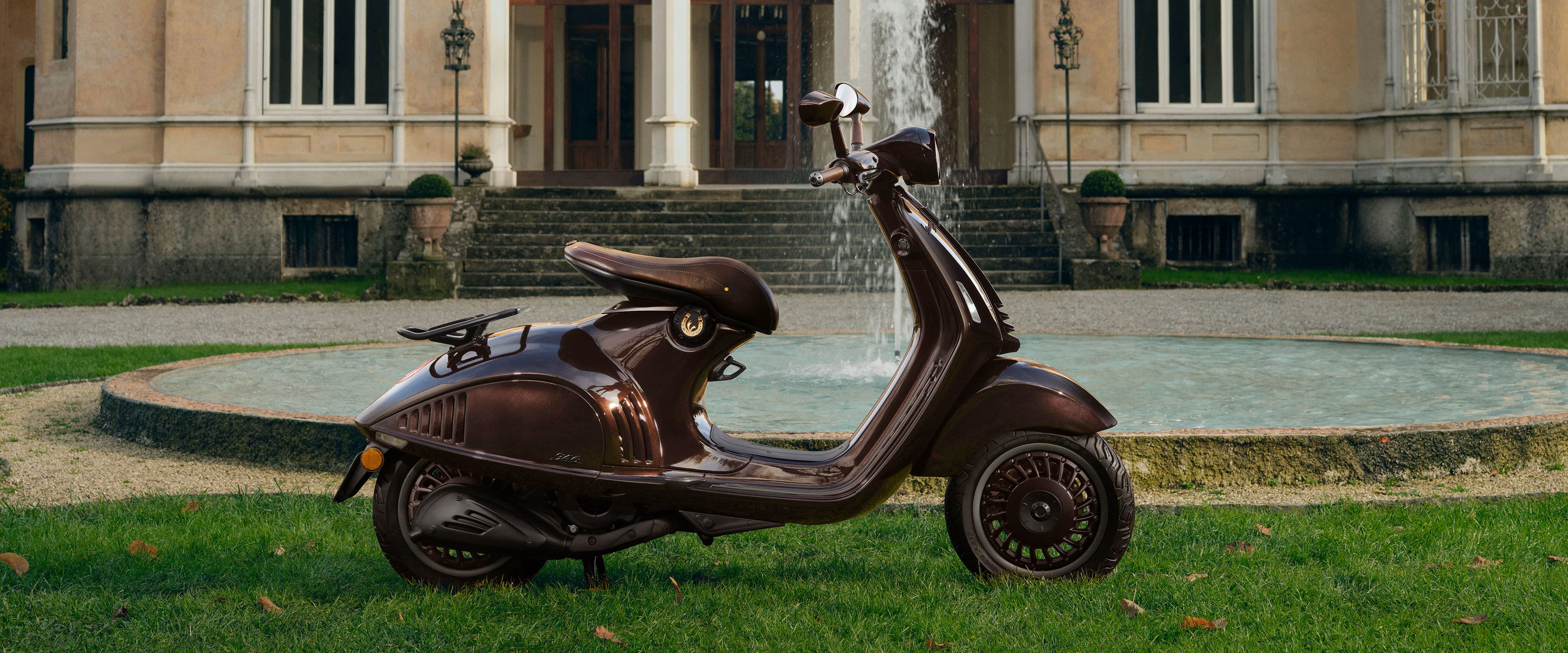 HERO Vespa 946 horse D 3840x1600