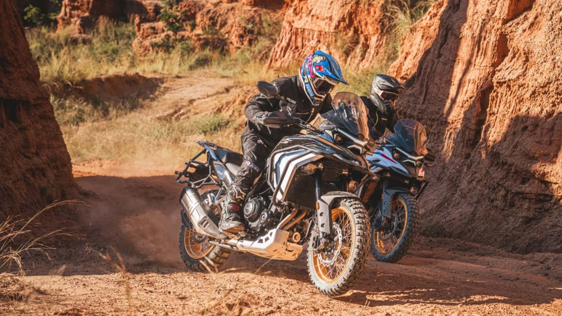 kove-625x-adventure-bike