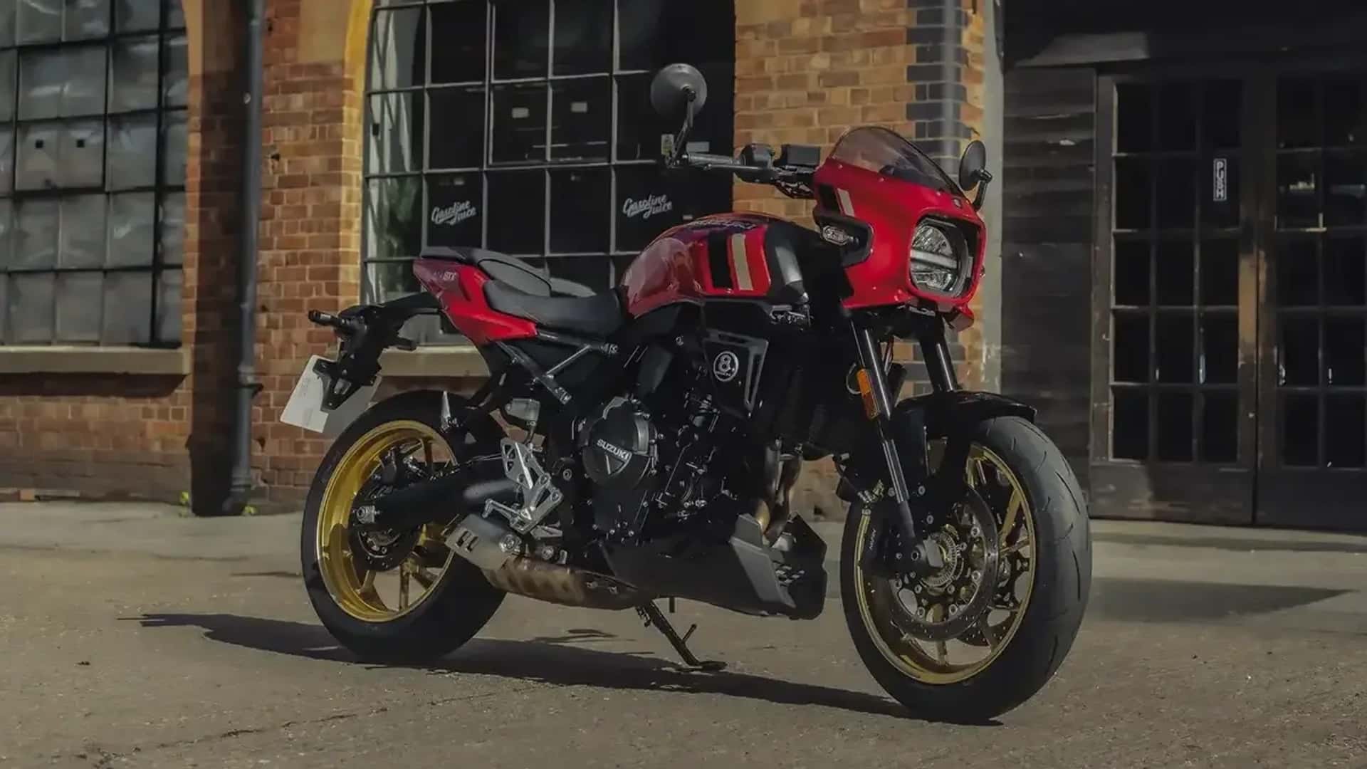 Suzuki GSX-8TT во новата боја Candy Darling Red